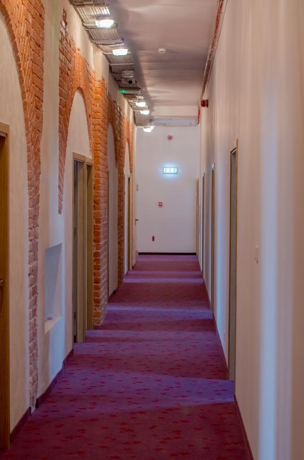 Koszary Arche Hotel Ґура-Кальвар'я Екстер'єр фото