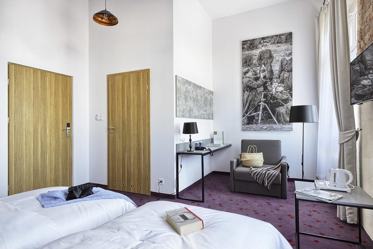 Koszary Arche Hotel Ґура-Кальвар'я Екстер'єр фото