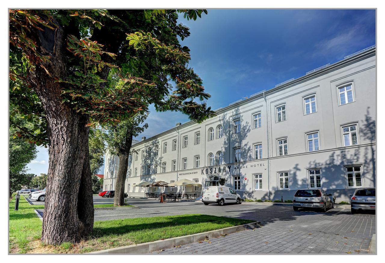 Koszary Arche Hotel Ґура-Кальвар'я Екстер'єр фото