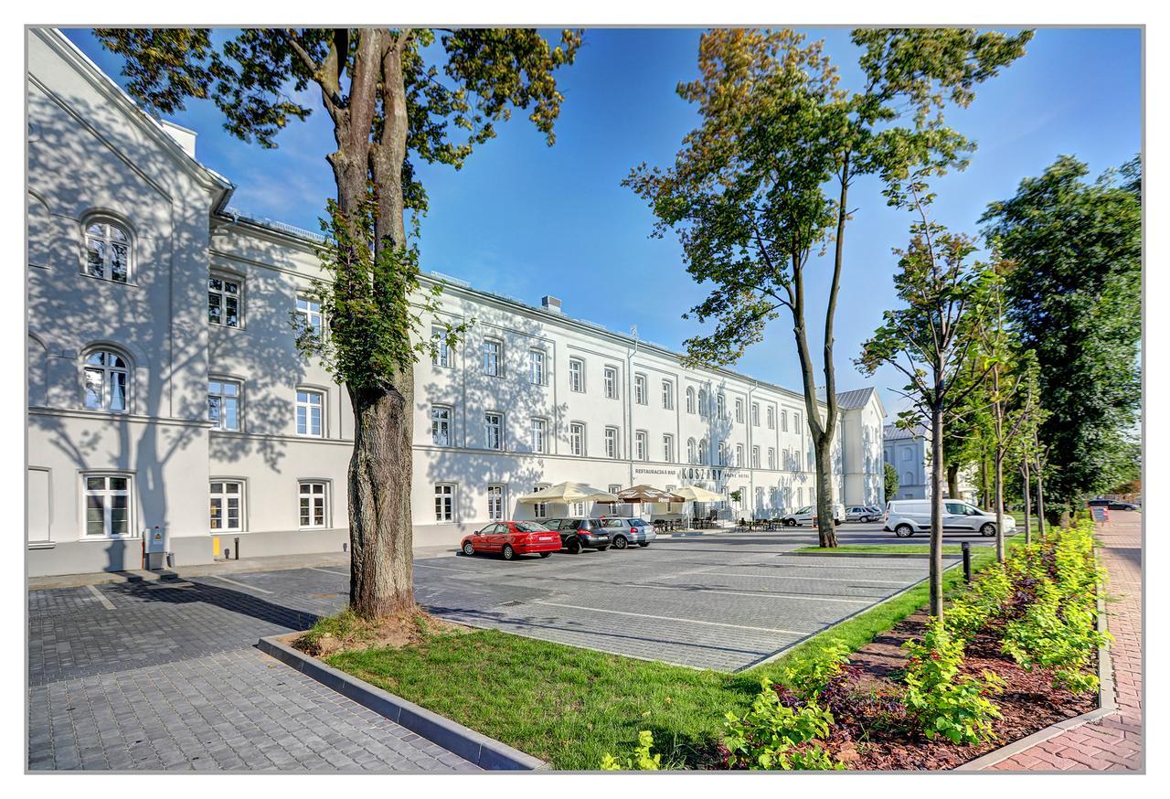 Koszary Arche Hotel Ґура-Кальвар'я Екстер'єр фото